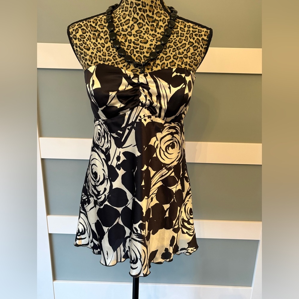 White House Black Market Black and White Rose Print Strapless Top NWT!! - Picture 1 of 11